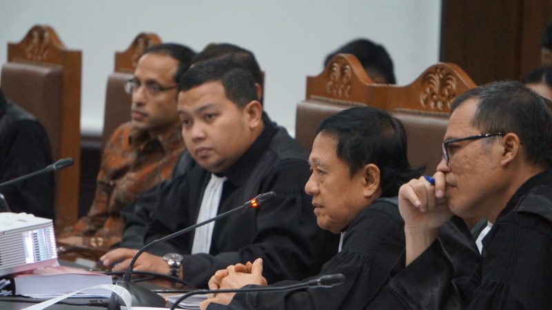 Tim kuasa hukum Nadiem Makarim,foto iwan