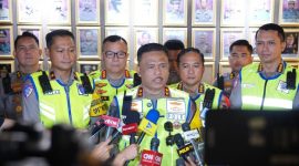 Kakorlantas Polri Irjen Pol. Drs. Agus Suryonugroho, S.H., M.Hum. (tengah) bersama PJU dan Jajaran Korlantas Polri (Foto Ist)