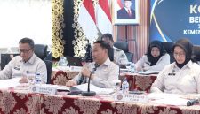 Inspektur Jenderal Kemenimipas, Yan Sultra I., dalam pemaparan di Aula Inspektorat Jenderal Gedung Kemenimipas. (Foto - Ist)