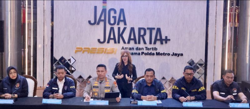 Kabid Humas Polda Metro Jaya Kombes Budi Hermanto dan Dirreskrimum Polda Metro Jaya Kombes Pol Iman Imanuddin dalam konferensi pers di Mapolda Metro Jaya.(Foto - Ist)